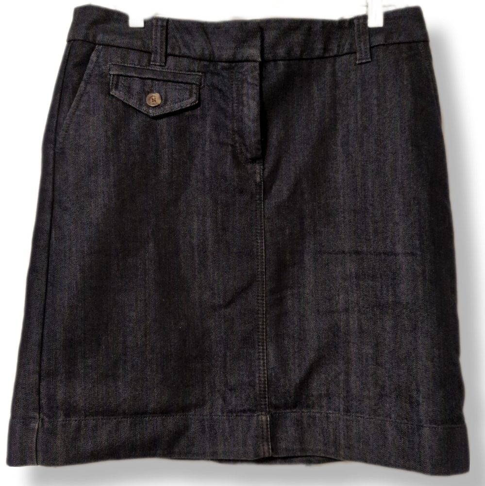 Ann Taylor Dark Demin Skirt Size 10 Zipper, Button and Hook Closure & 5 Pockets